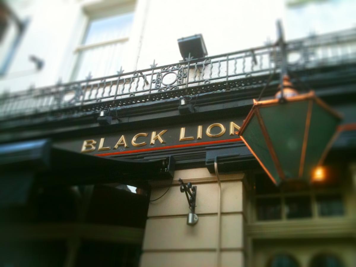 Black Lion Surbiton ภายนอก รูปภาพ