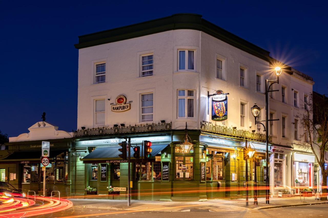 Black Lion Surbiton ภายนอก รูปภาพ