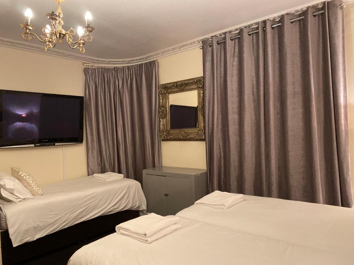 Black Lion Surbiton ภายนอก รูปภาพ
